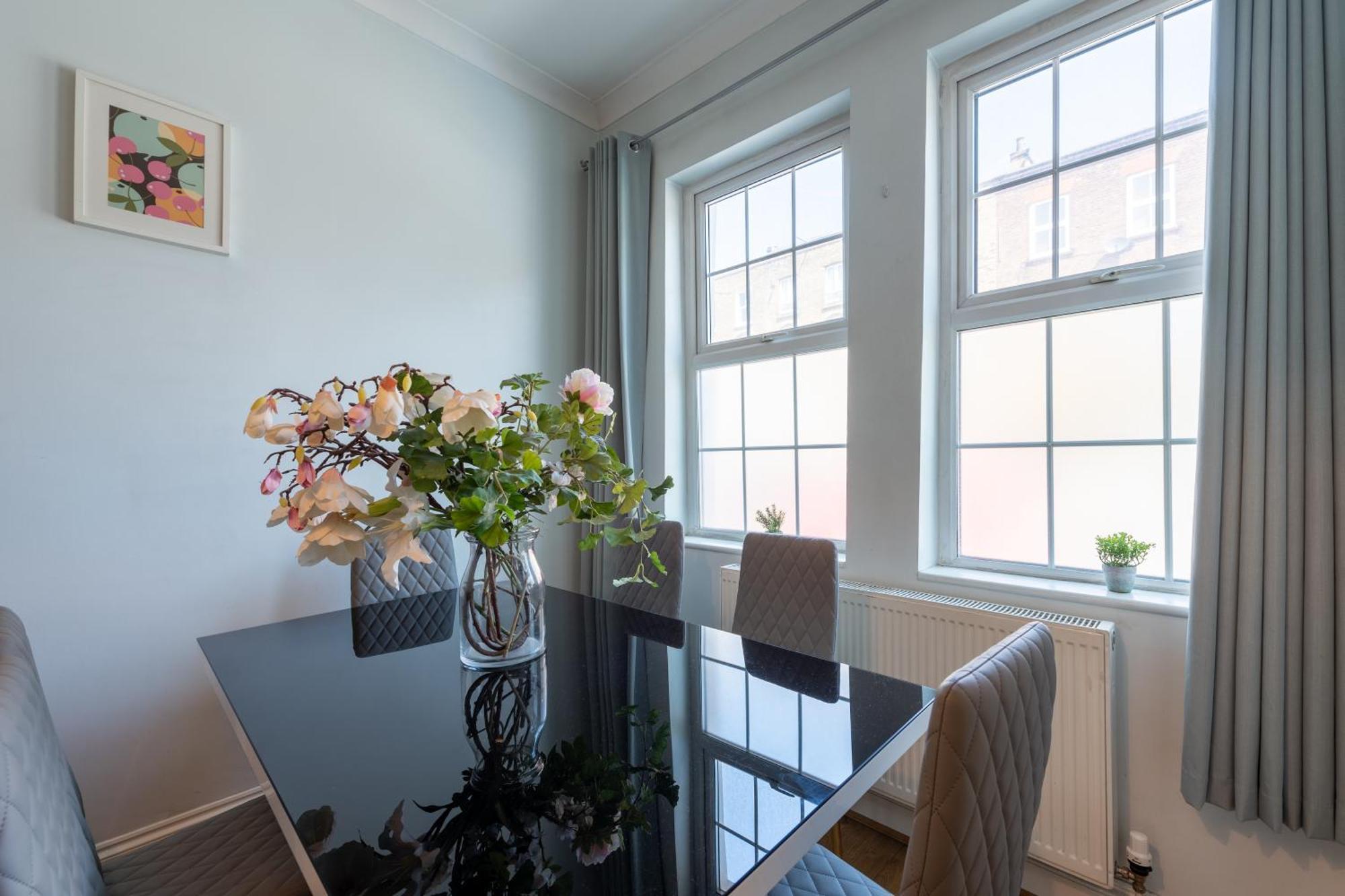 Spacious Comfy 2Br Flat Londra Esterno foto